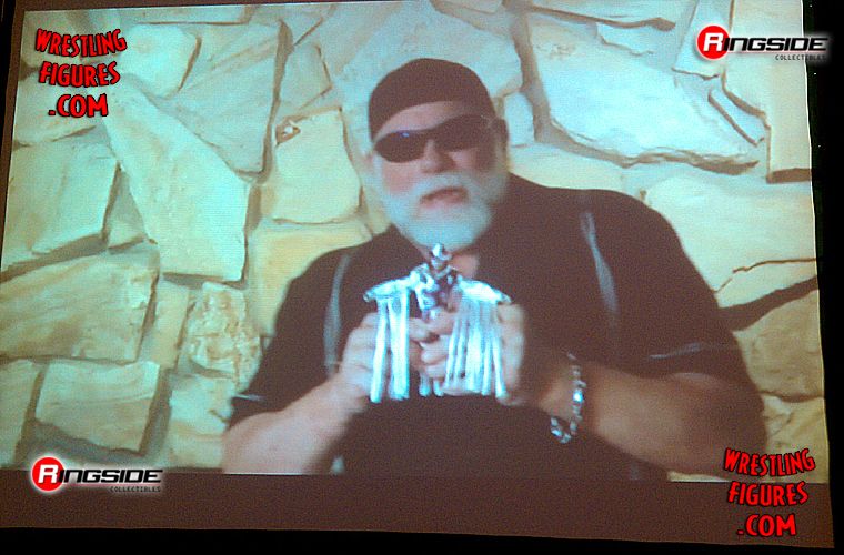 http://www.ringsidecollectibles.com/Merchant2/graphics/00000001/macho_man_vid_sdcc_2010_3.jpg