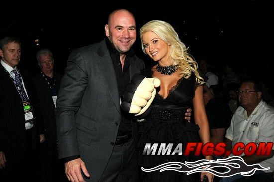 http://www.ringsidecollectibles.com/Merchant2/graphics/00000001/ufc_gloves_3.jpg