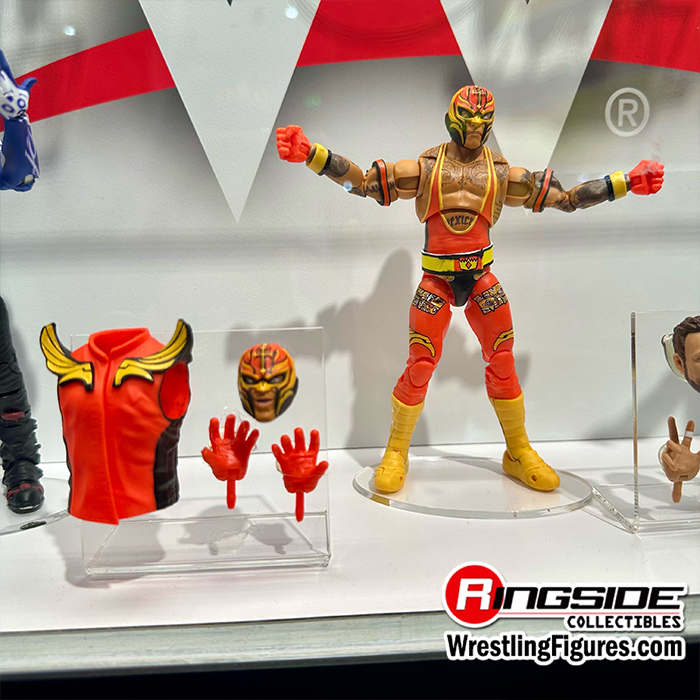Mattel WWE Ultimate Edition Figurine et Accessoires, 15,2 cm Rey Mysterio à Collectionner avec têtes et Mains interchangeables, 30 Points d'articulation
